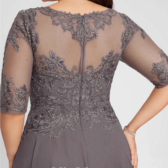 Beautiful, out of stock dress from JJHouse. Brand new, never worn. Size 22. - Picture 3 of 7